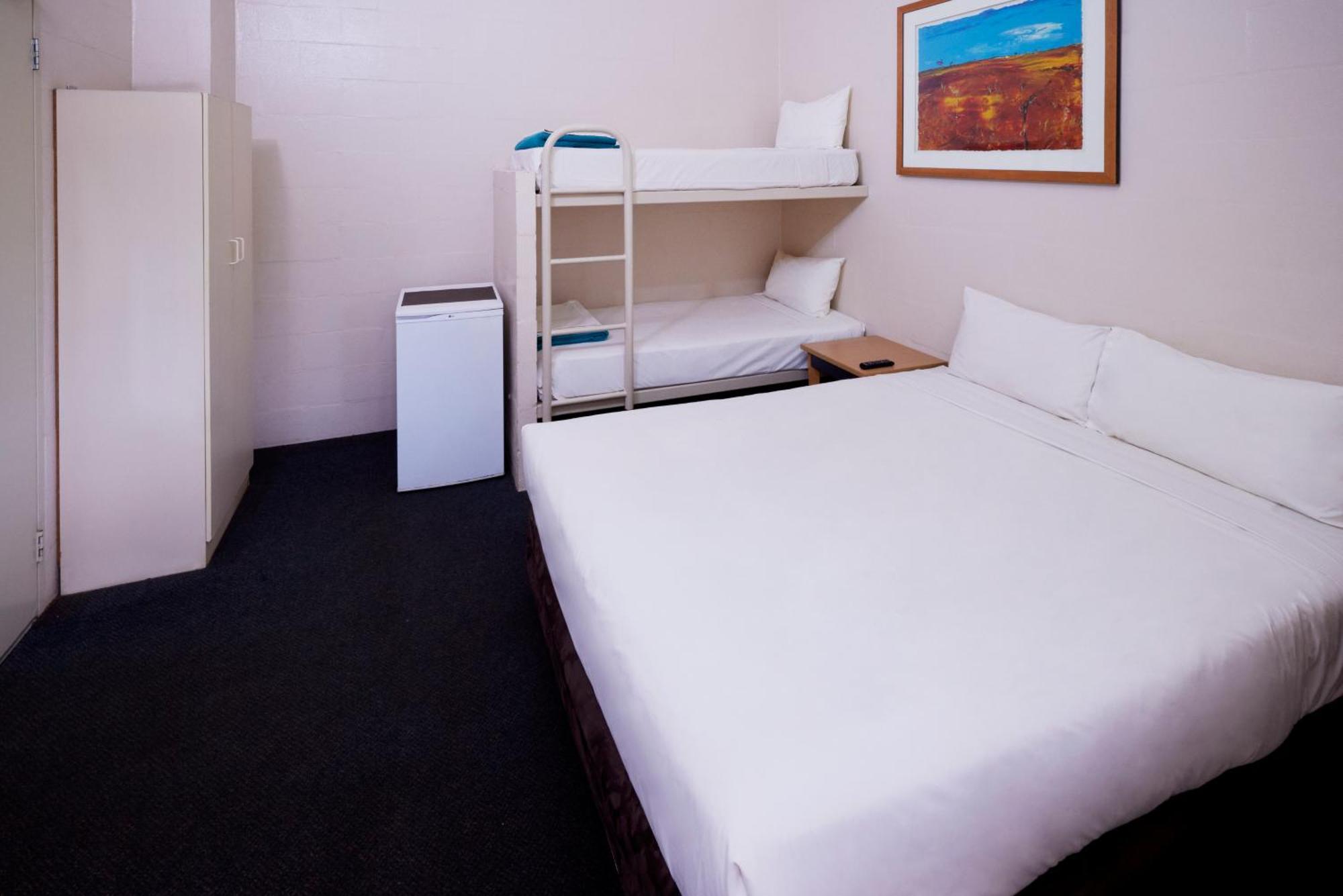 Outback Hotel Ayers Rock Exterior foto
